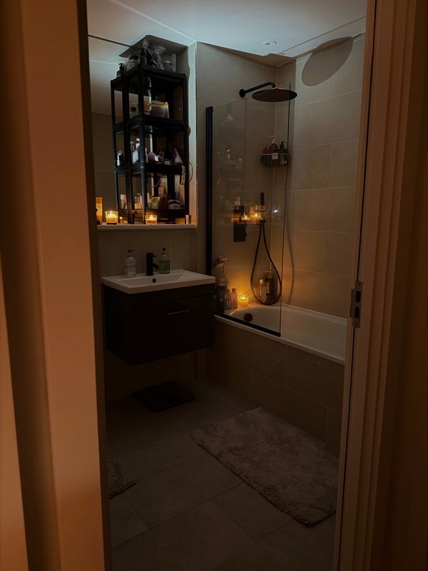 Room Warren Place in Greater London