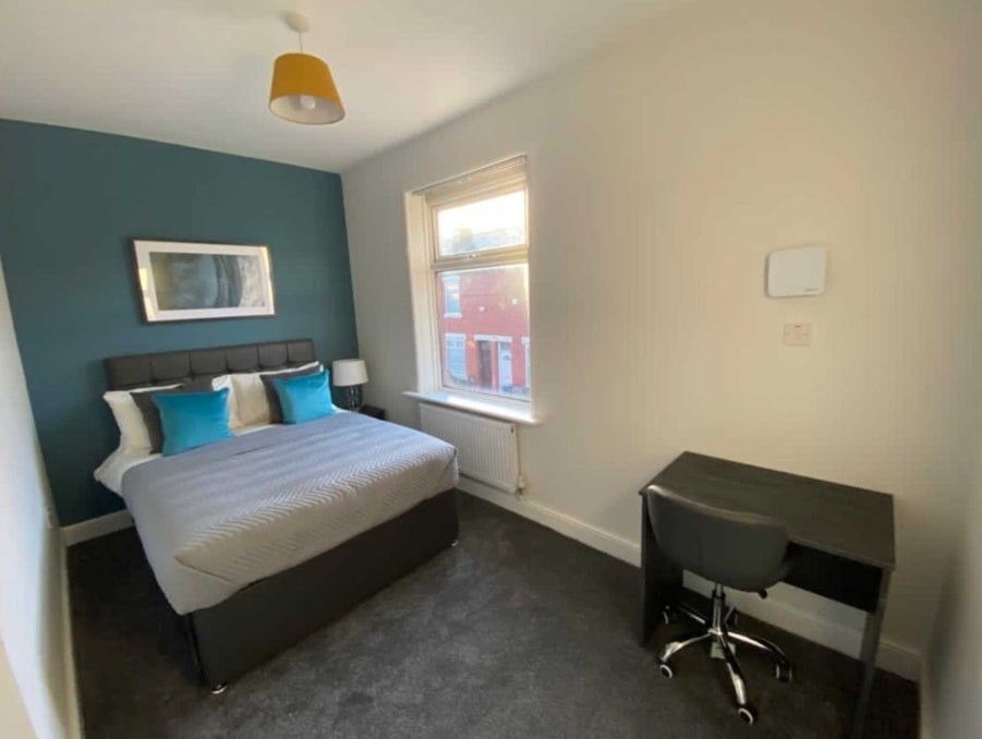 Room Fitzwarren Street in Salford