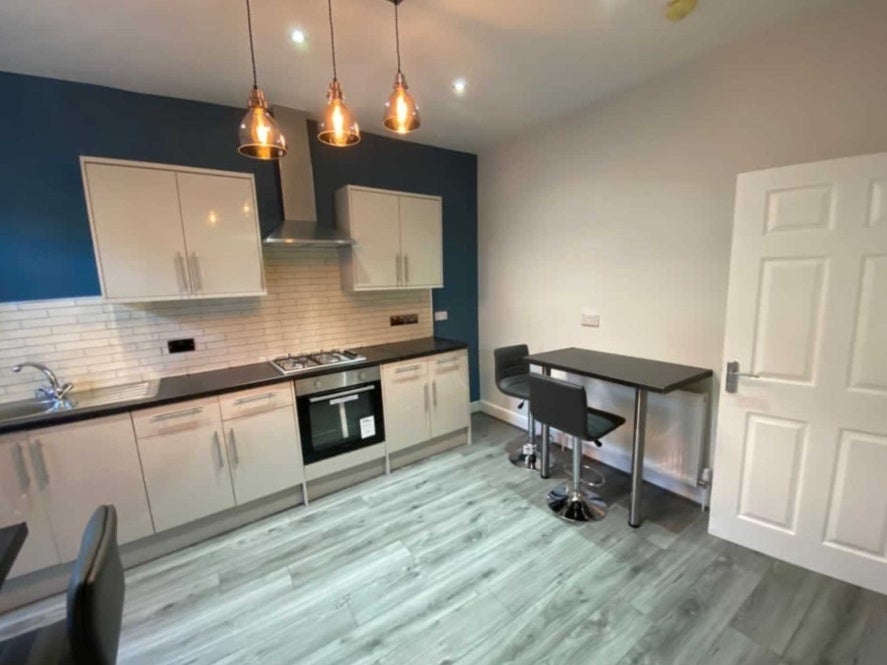 Room Fitzwarren Street in Salford