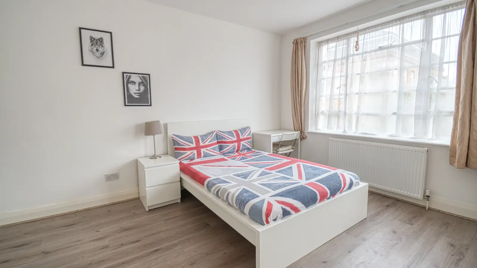 Room Rope Walk Gardens in Greater London