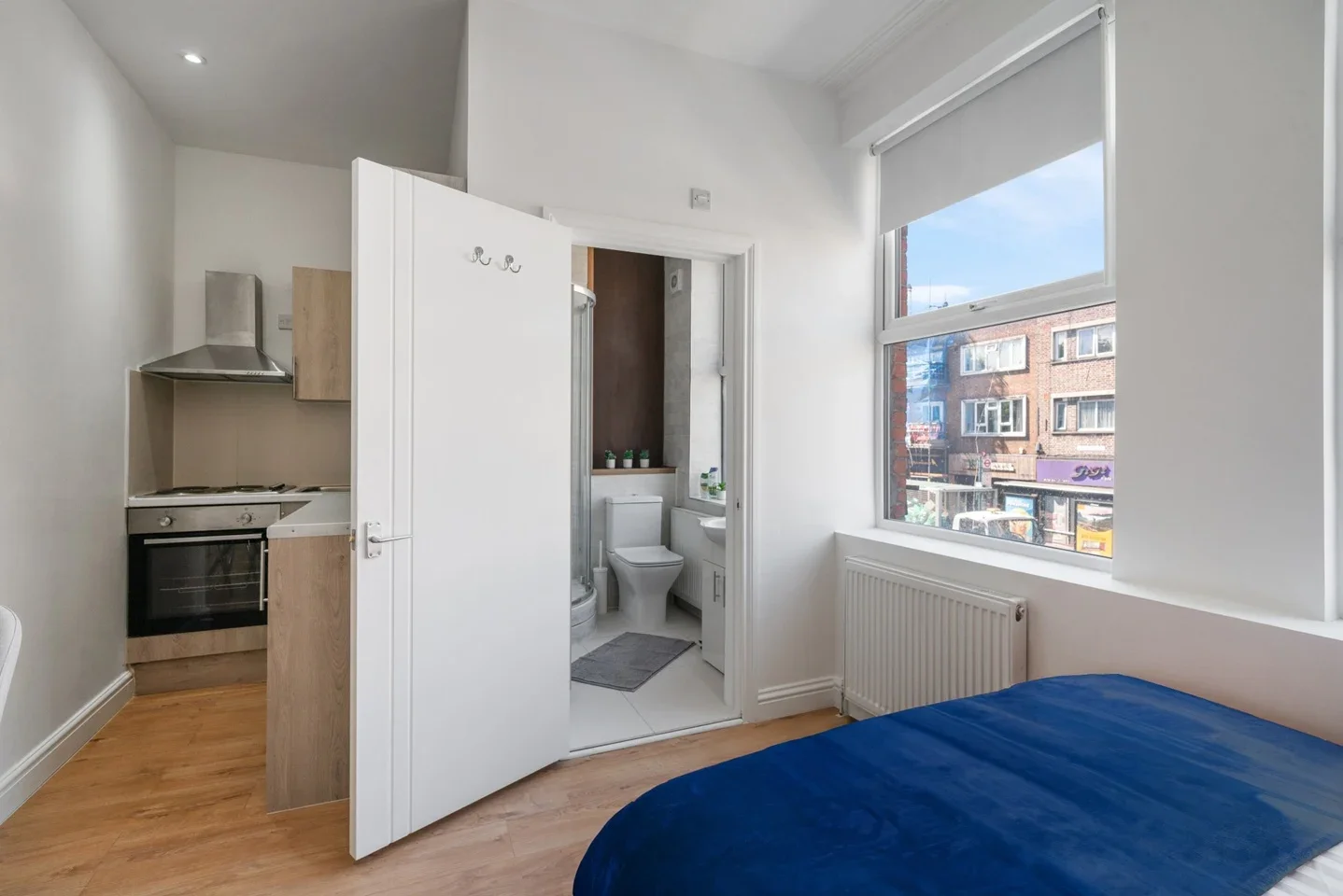 Flat Valnay Street in Greater London