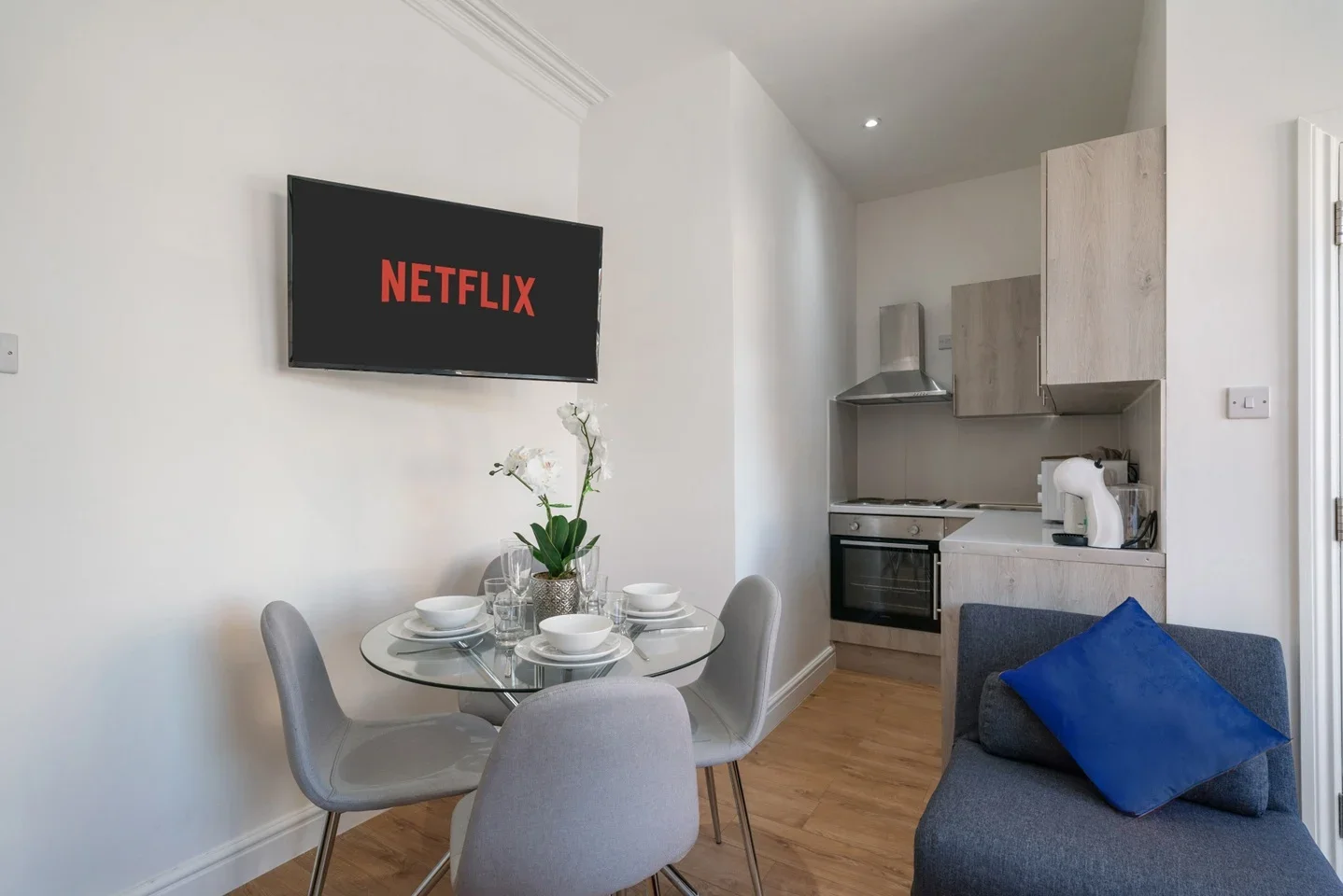 Flat Valnay Street in Greater London