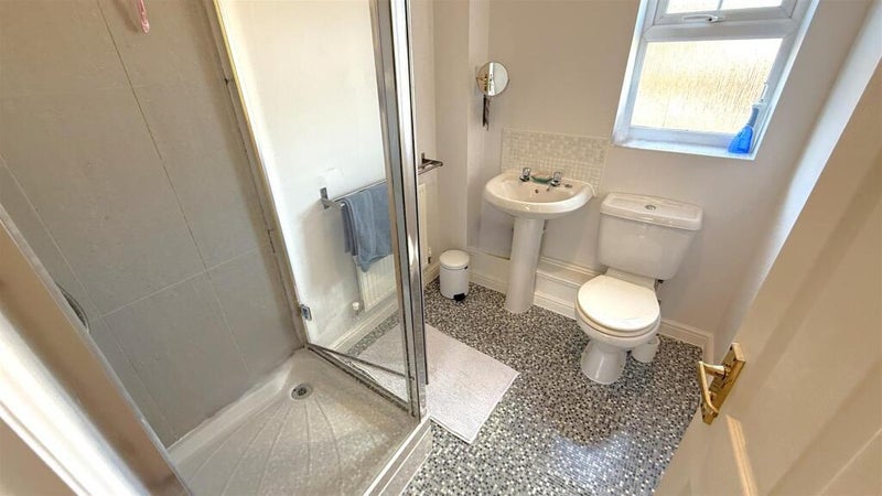 Room Trostrey Road in Birmingham