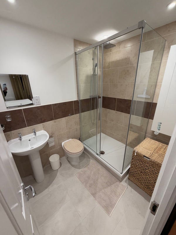 Room Inverness Mews in Greater London