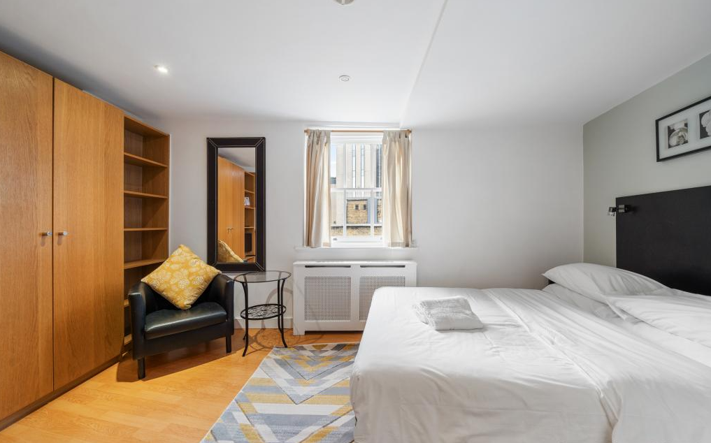 Flat Cartwright Gardens in Greater London