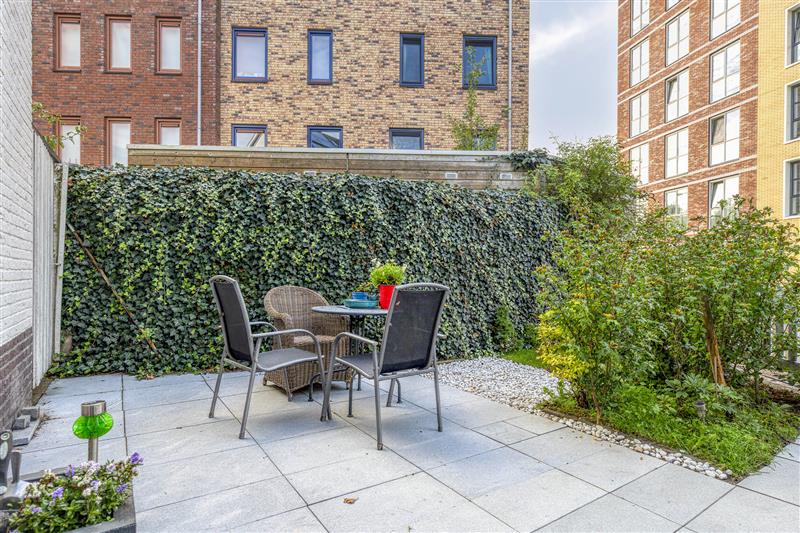 Hoekwoning te koop: A. Moenstraat 53, Amsterdam
