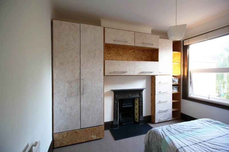 Room Manchester Road in Greater London