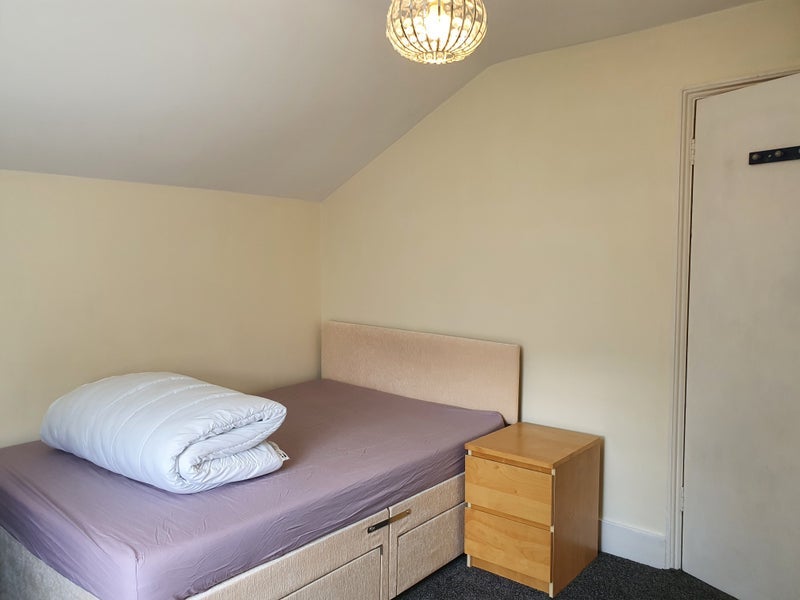Room Balham Park Road in Greater London