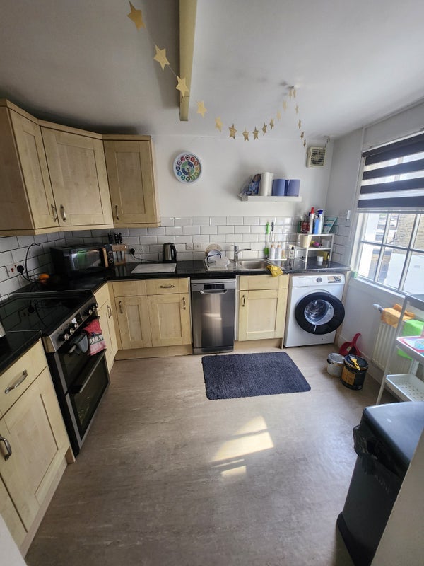 Room Balham Park Road in Greater London