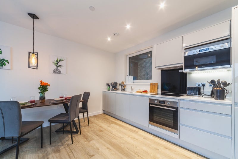 Room North Woolwich Road in Greater London