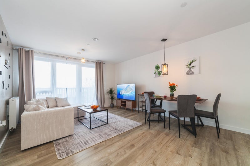 Room North Woolwich Road in Greater London