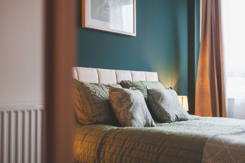 Room North Woolwich Road in Greater London