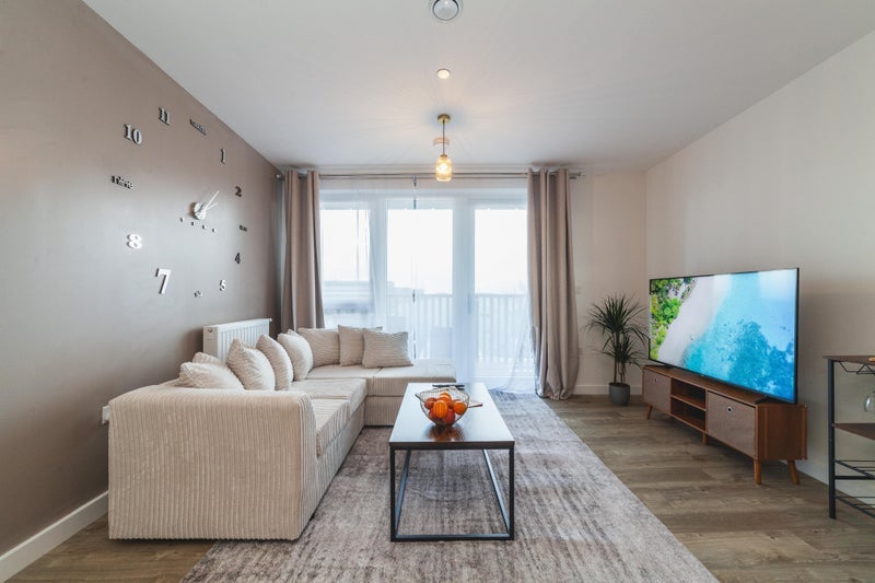 Room North Woolwich Road in Greater London
