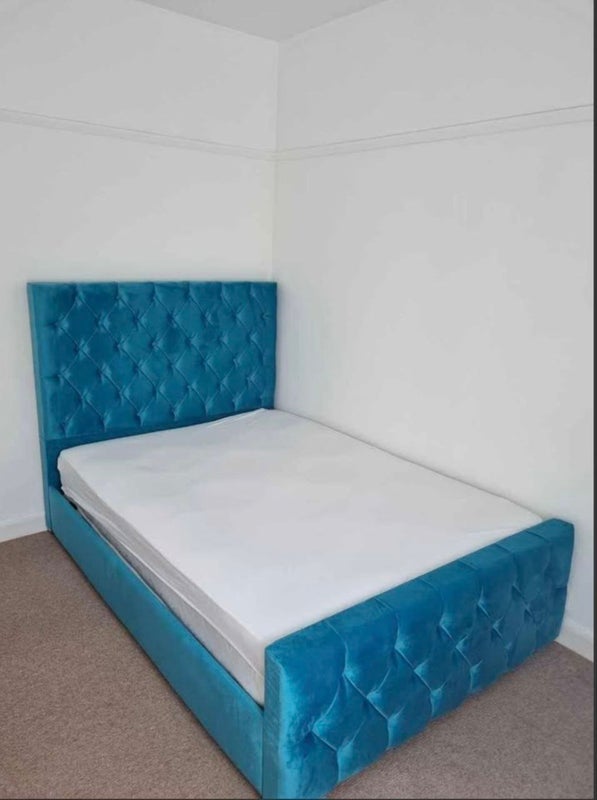 Room Leigham Avenue in Greater London
