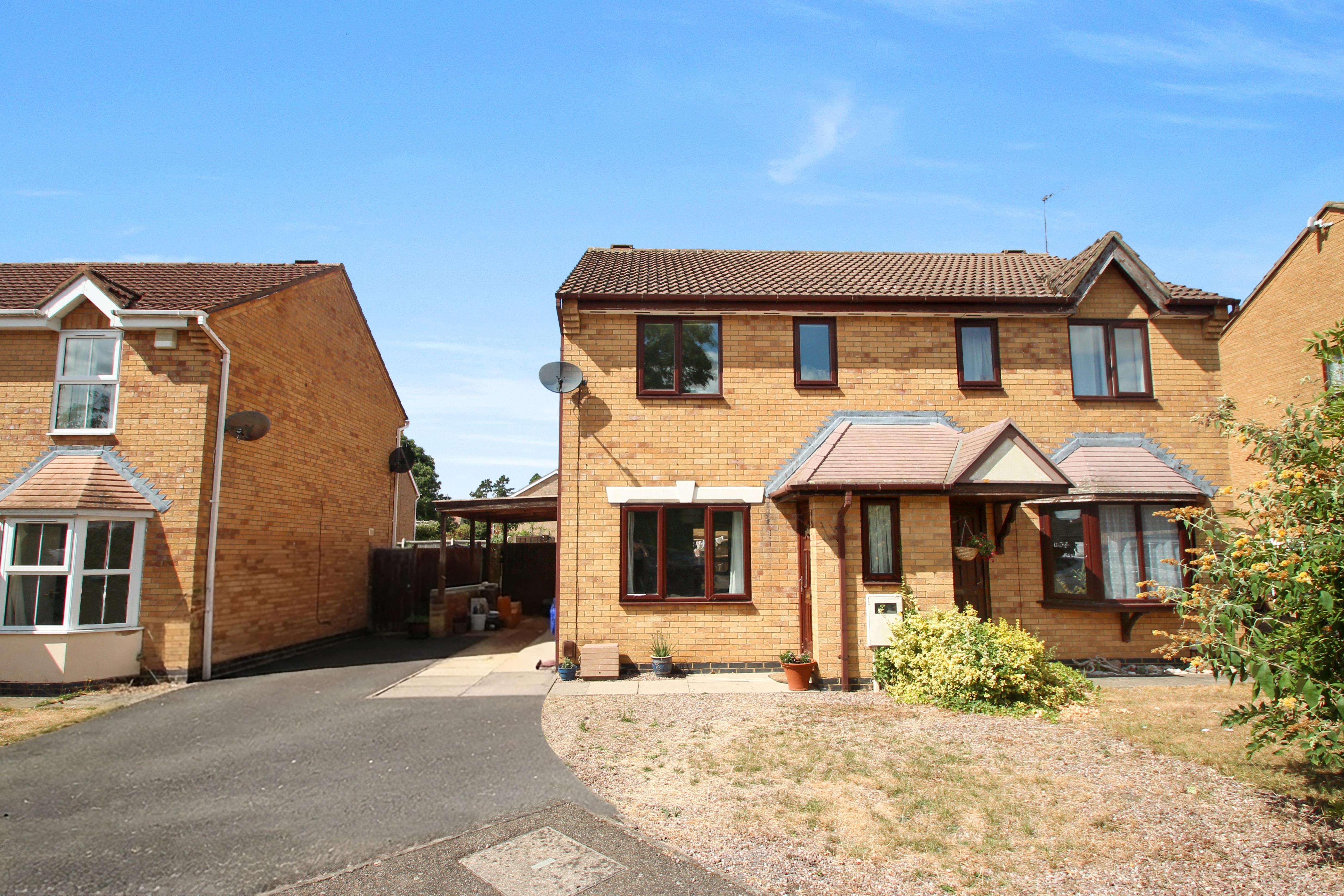 House Raglan Close in Rushden