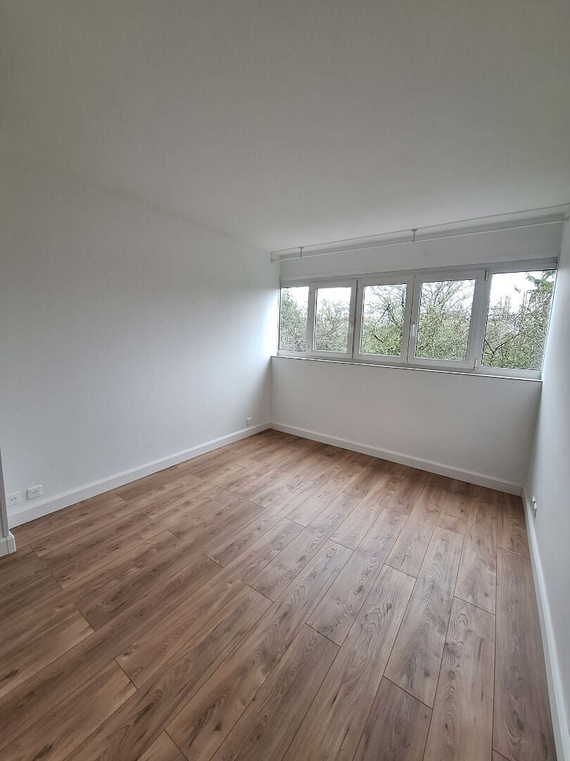 Flat Rue Raymond Counil in Chelles