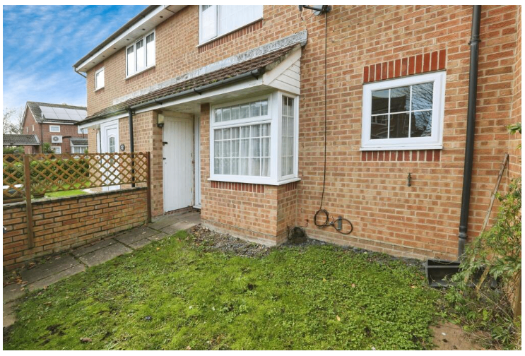 House Sunbeam Way in Gosport