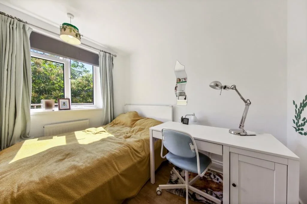 Flat Twyford Street in Greater London