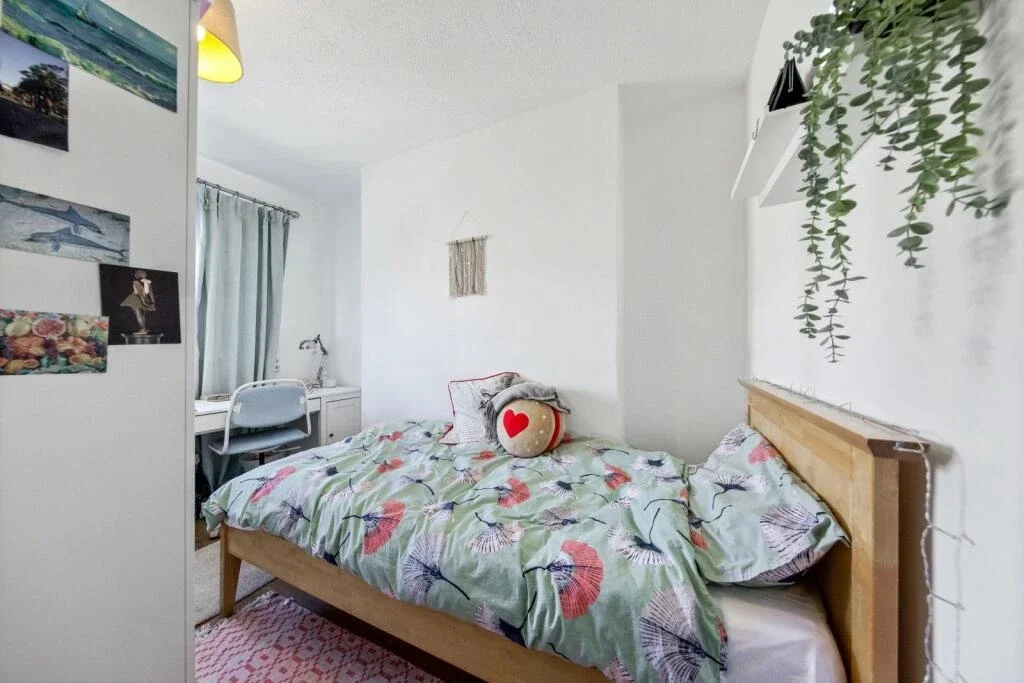 Flat Twyford Street in Greater London
