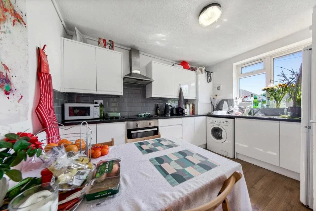 Flat Twyford Street in Greater London