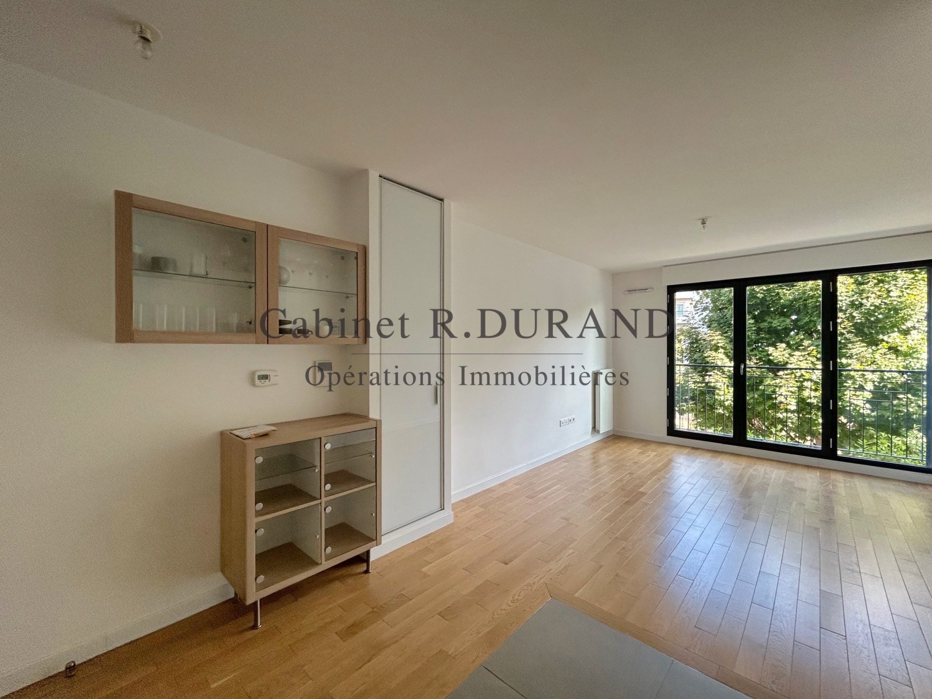 Flat Avenue du Révérend Père Corentin Cloarec in Bois-Colombes
