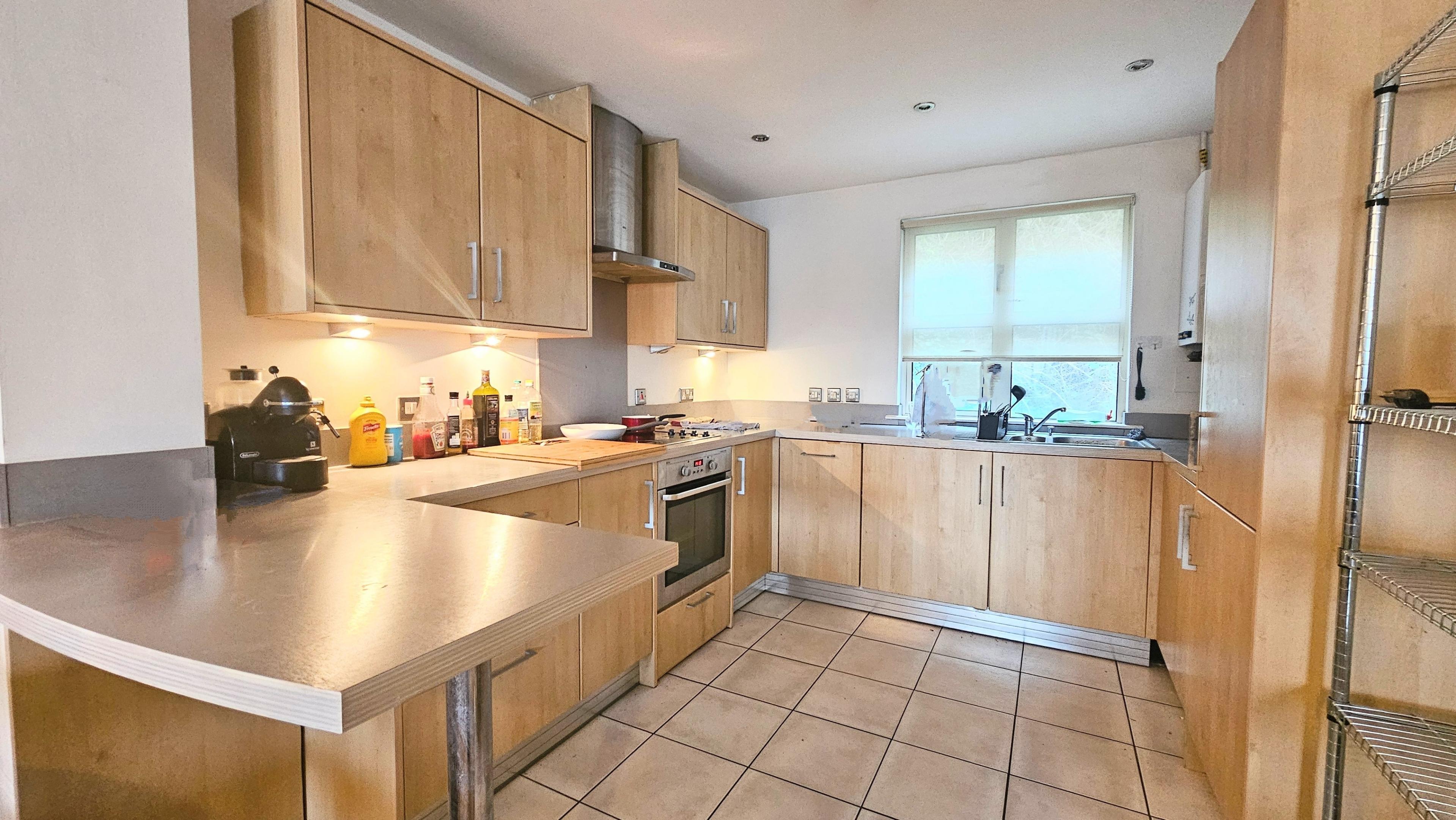 Flat Hotwell Road in Bristol