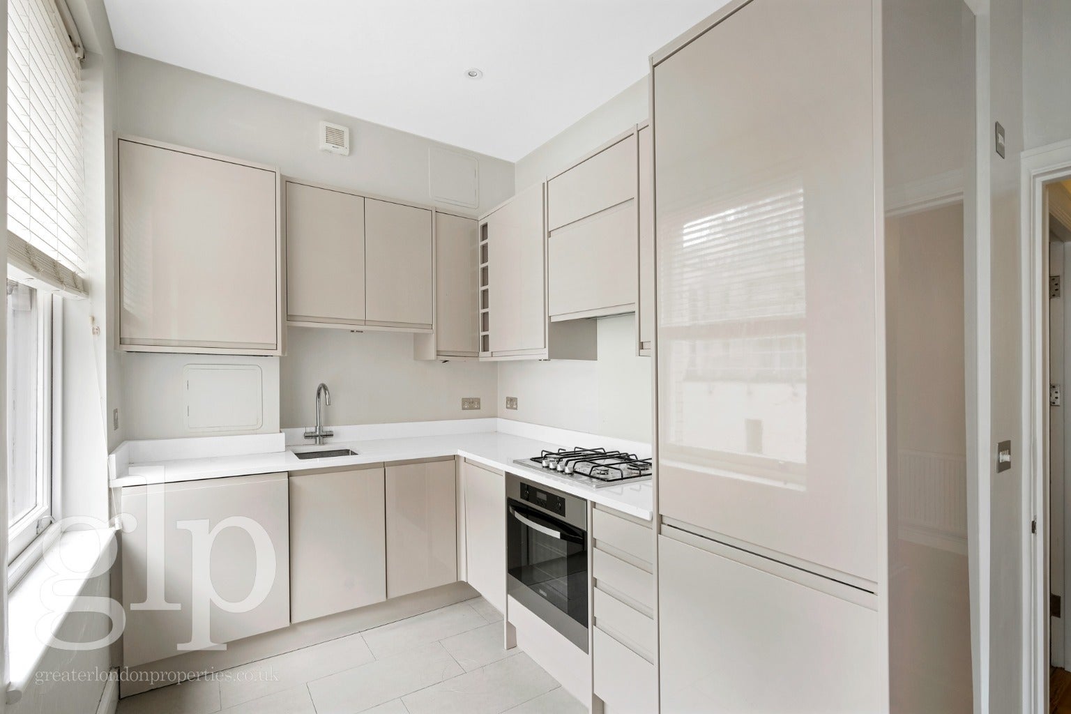 Flat Adeline Place in Greater London
