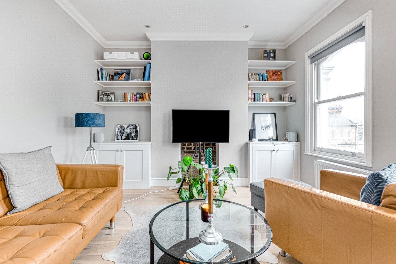Flat Ilminster Gardens in Greater London