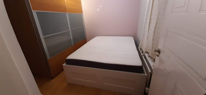 Room Godric Road in Sheffield