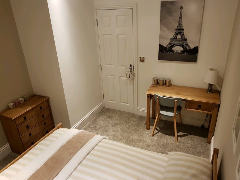 Room Queens Road in Sheffield