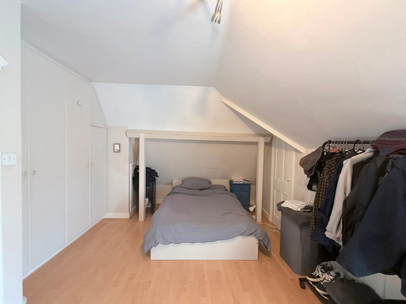 Room Coopers Lane in Greater London