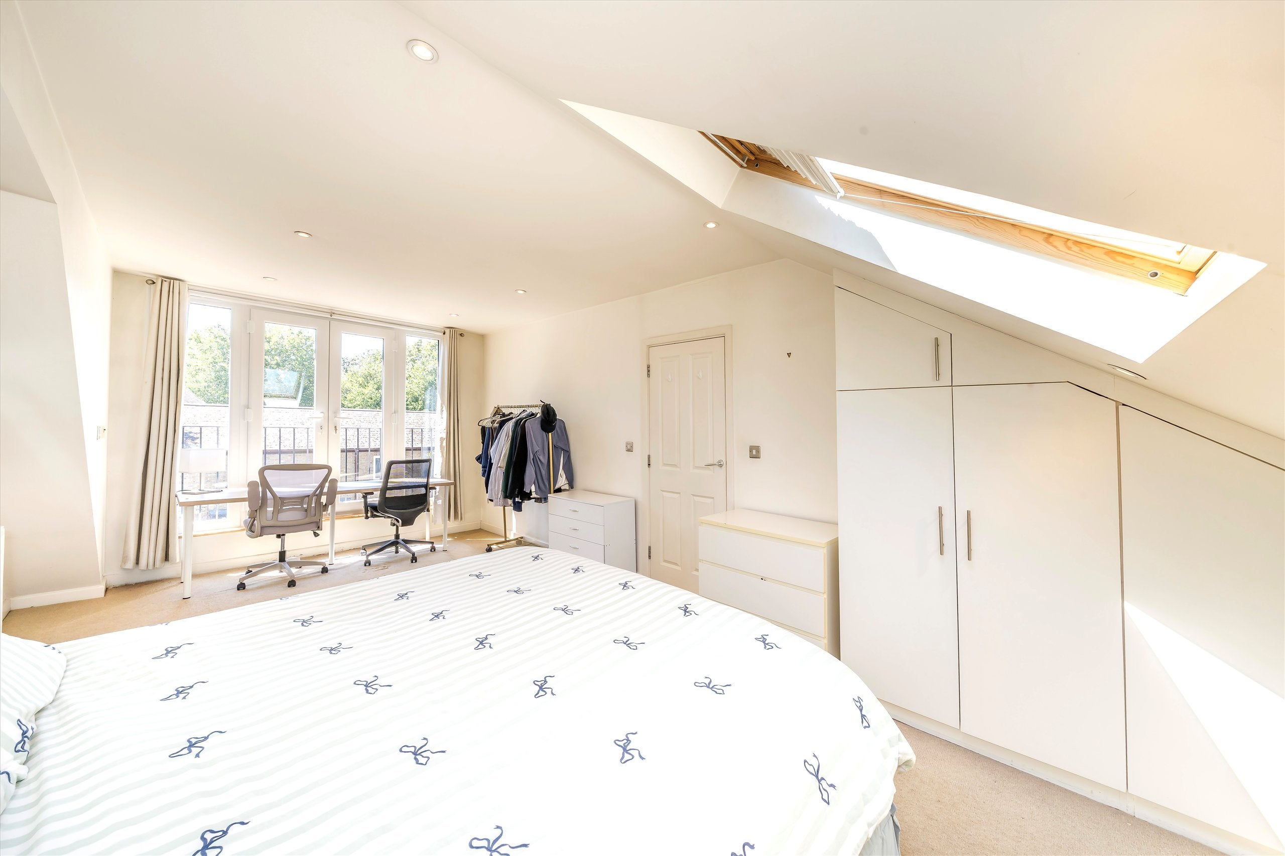 Flat Netherford Road in Greater London