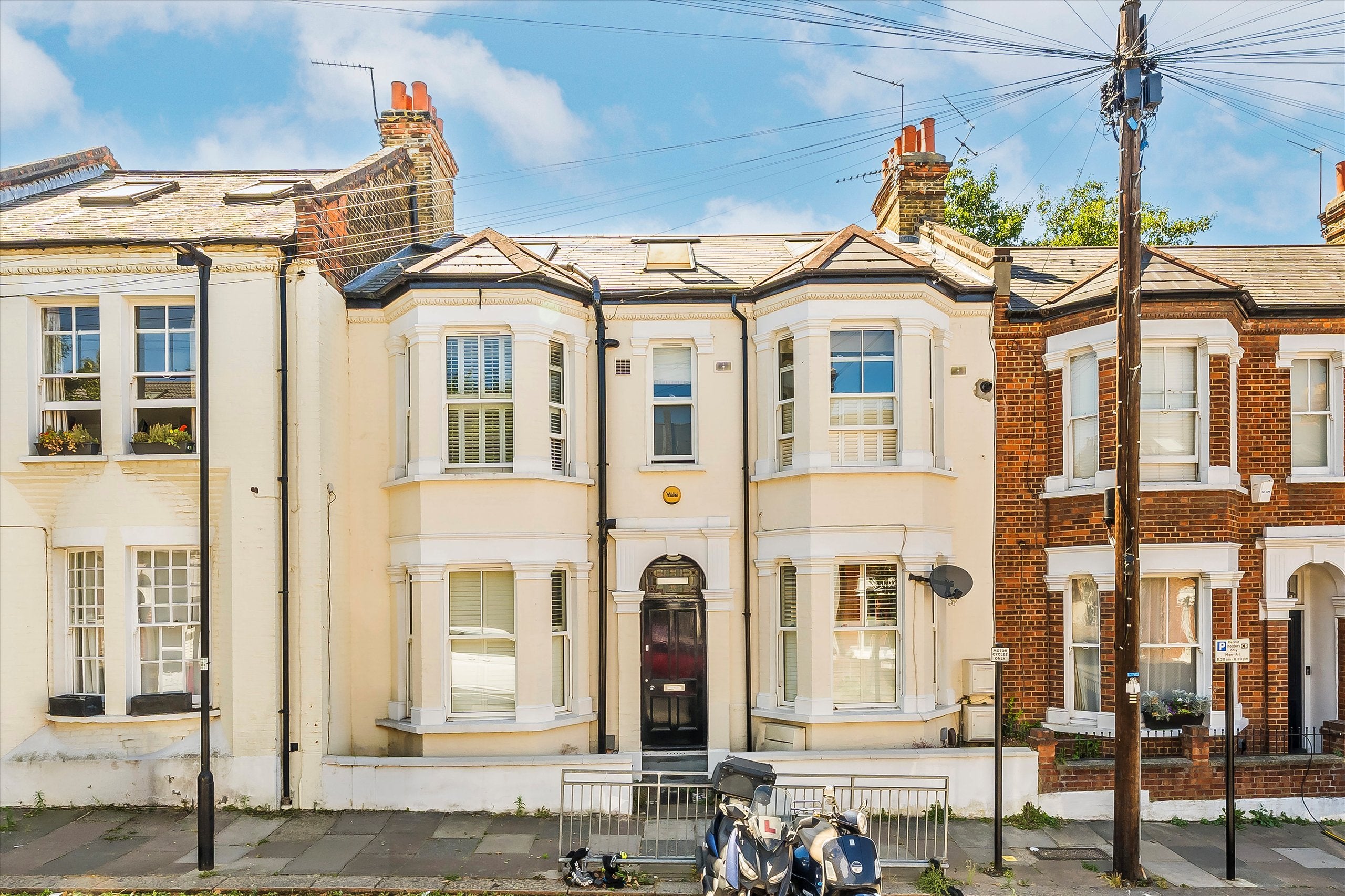 Flat Netherford Road in Greater London