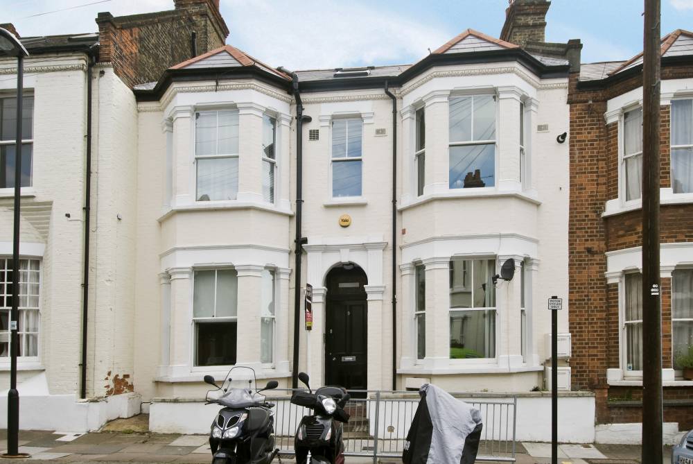 Flat Netherford Road in Greater London