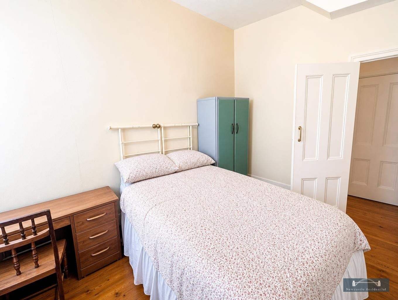 Flat Sandringham Road in Newcastle upon Tyne
