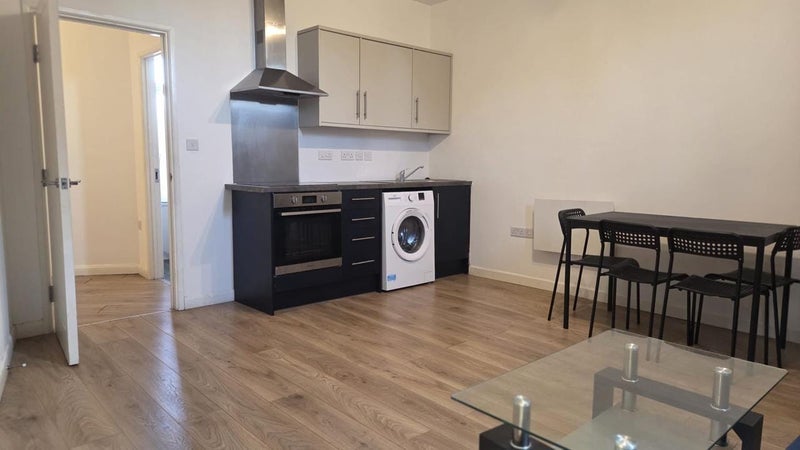 Room Brigstock Road in Greater London