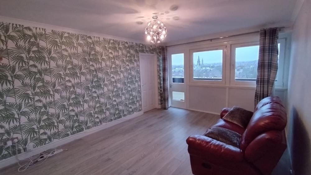 Flat Henfield Road in Upper Beeding