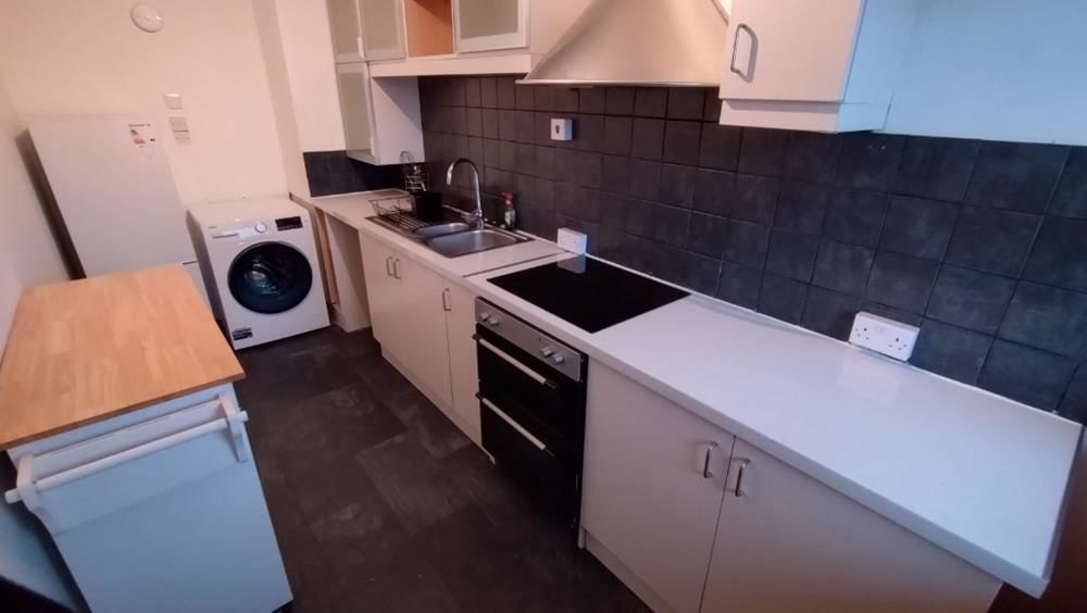 Flat Henfield Road in Upper Beeding
