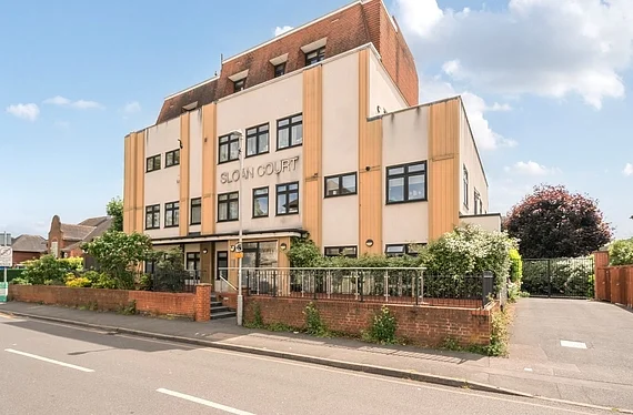 Flat Cambridge Avenue in Greater London