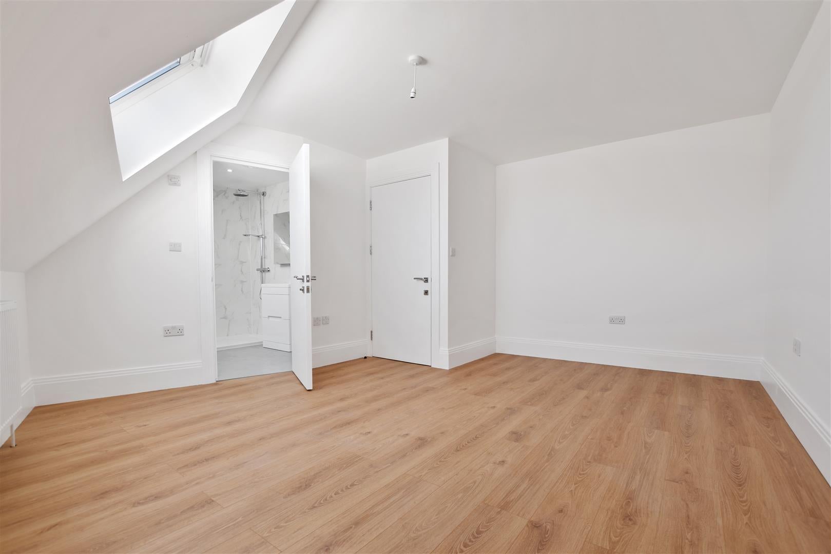Flat Albion Road in Greater London