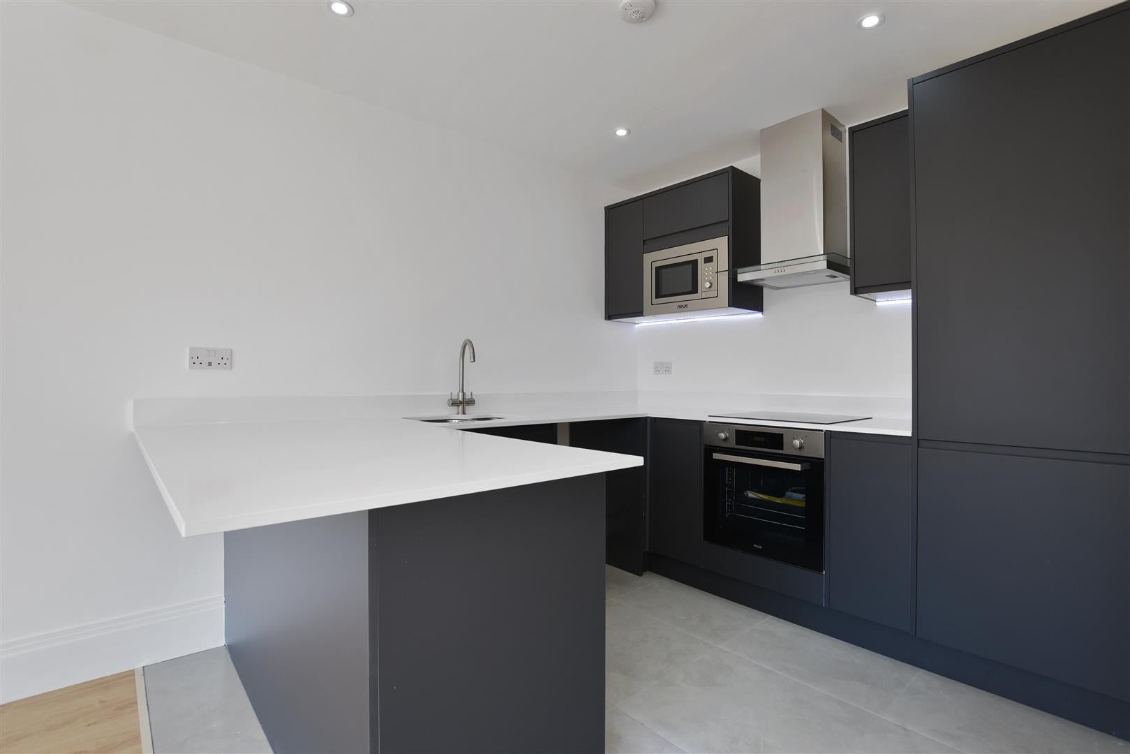 Flat Albion Road in Greater London