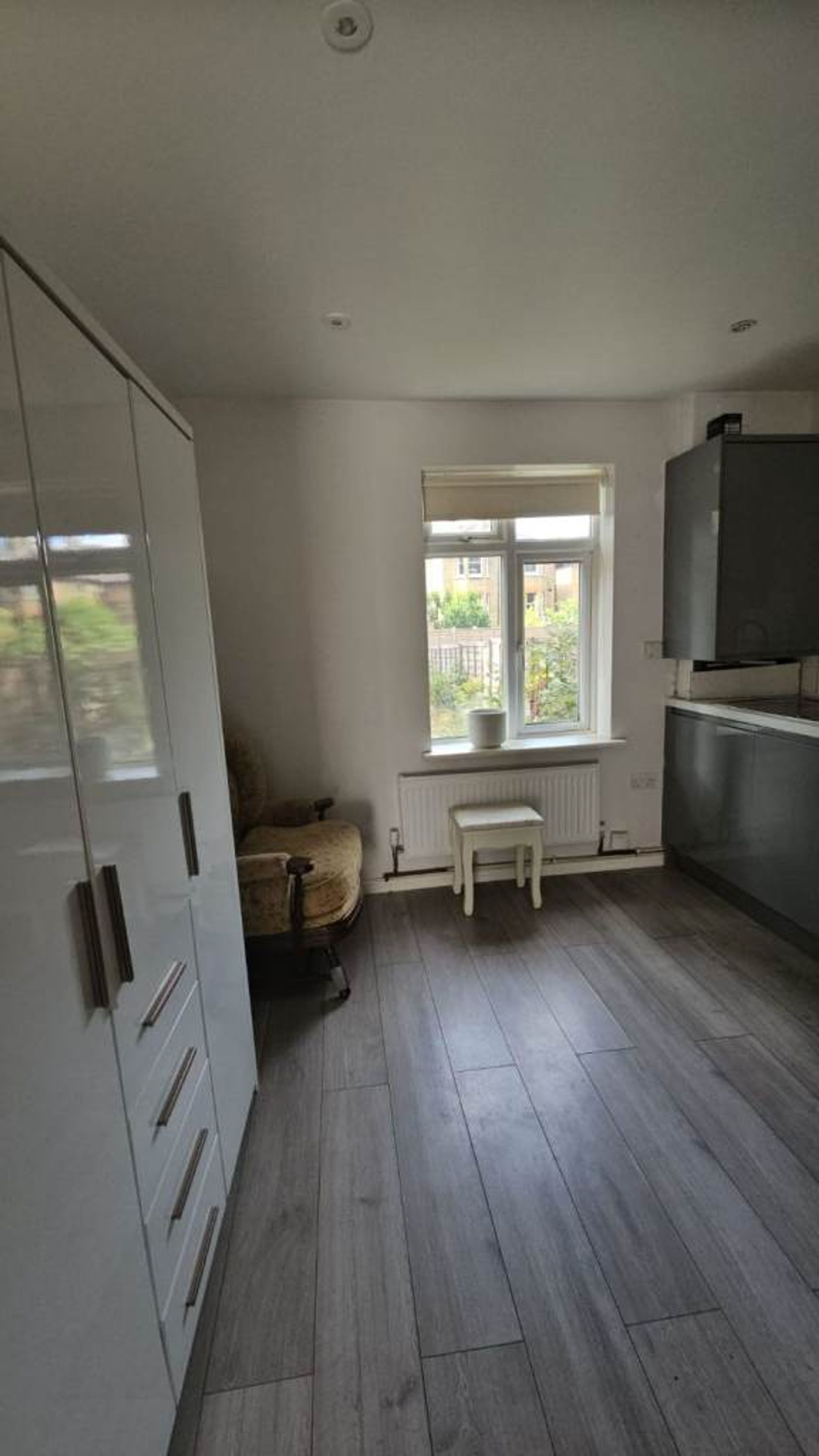Flat Montrell Road in Greater London