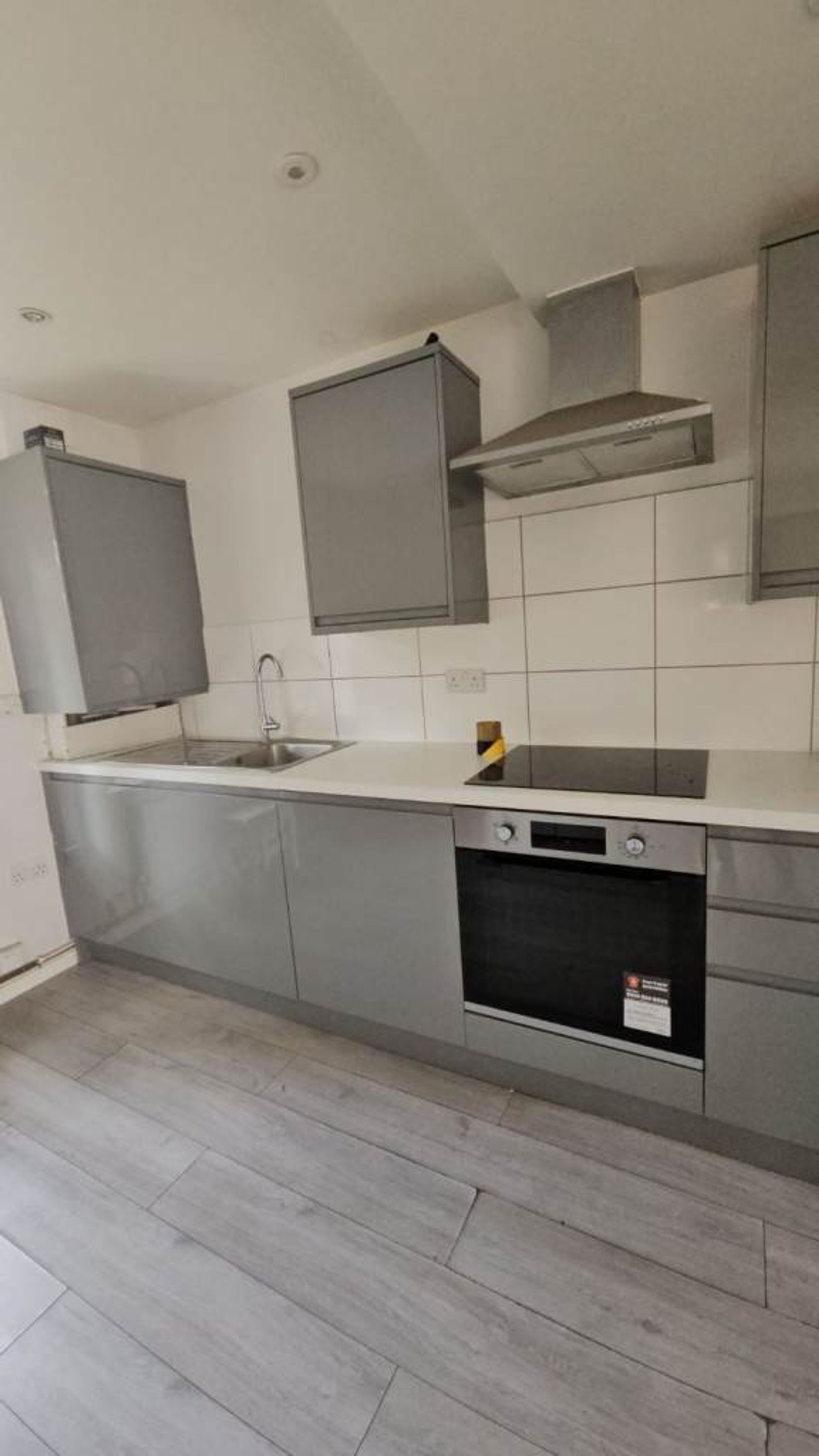 Flat Montrell Road in Greater London