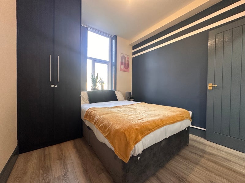 Room Back Gilnow Road in Bolton