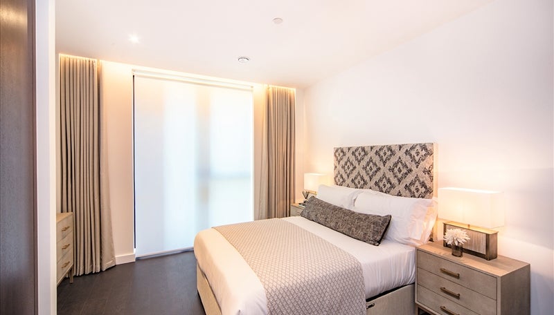 Flat Charles Grinling Walk in London