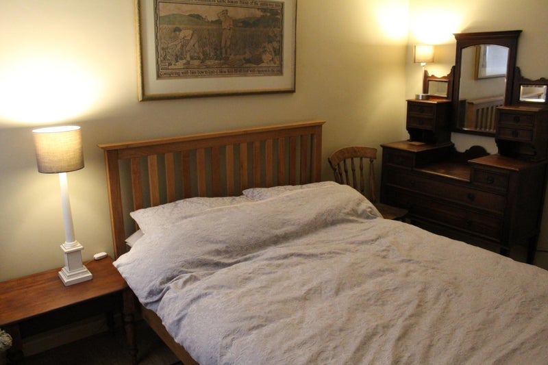 Room Cabul Road in Greater London