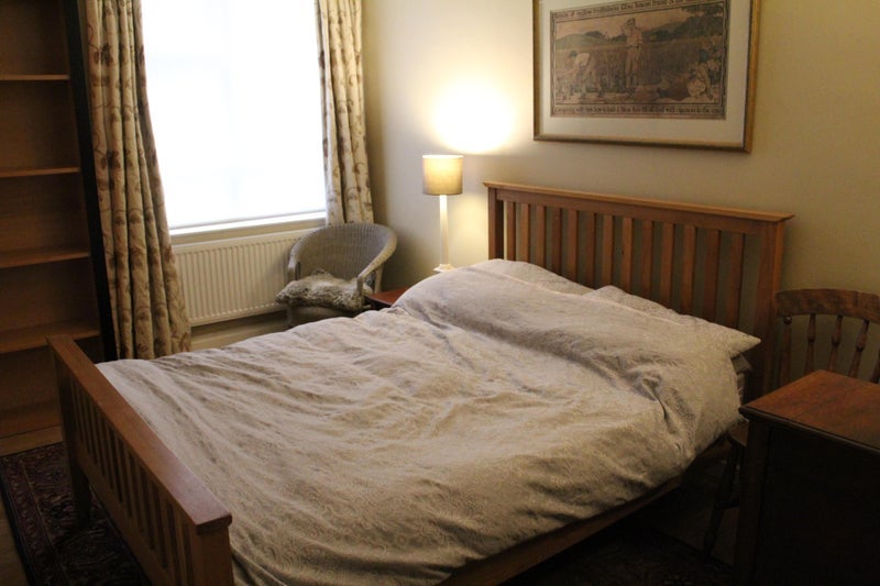 Room Cabul Road in Greater London