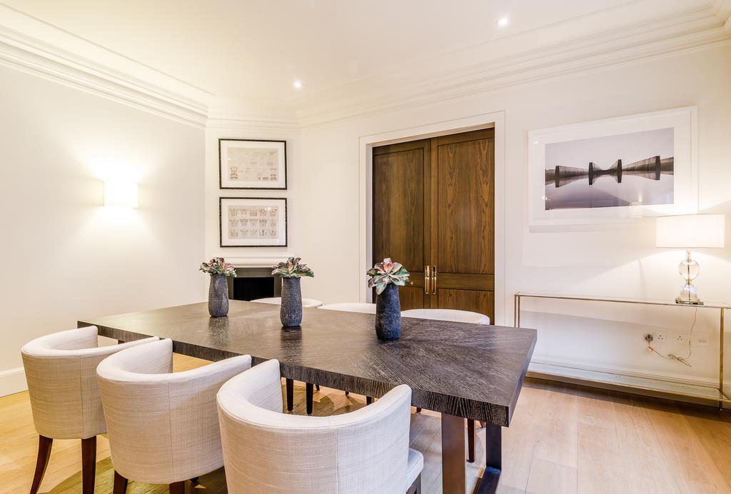 Flat Duke Street in City of Westminster