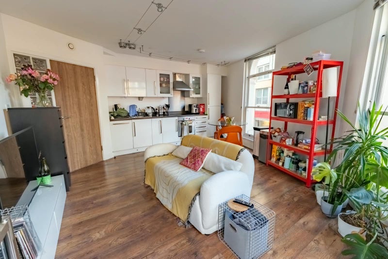 Room Kingsland High Street in Greater London