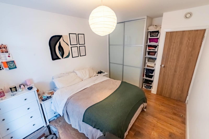 Room Kingsland High Street in Greater London
